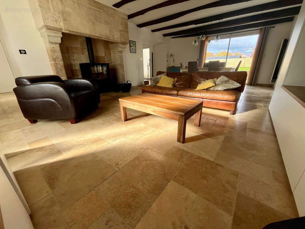 Maison à COULOUNIEIX-CHAMIERS