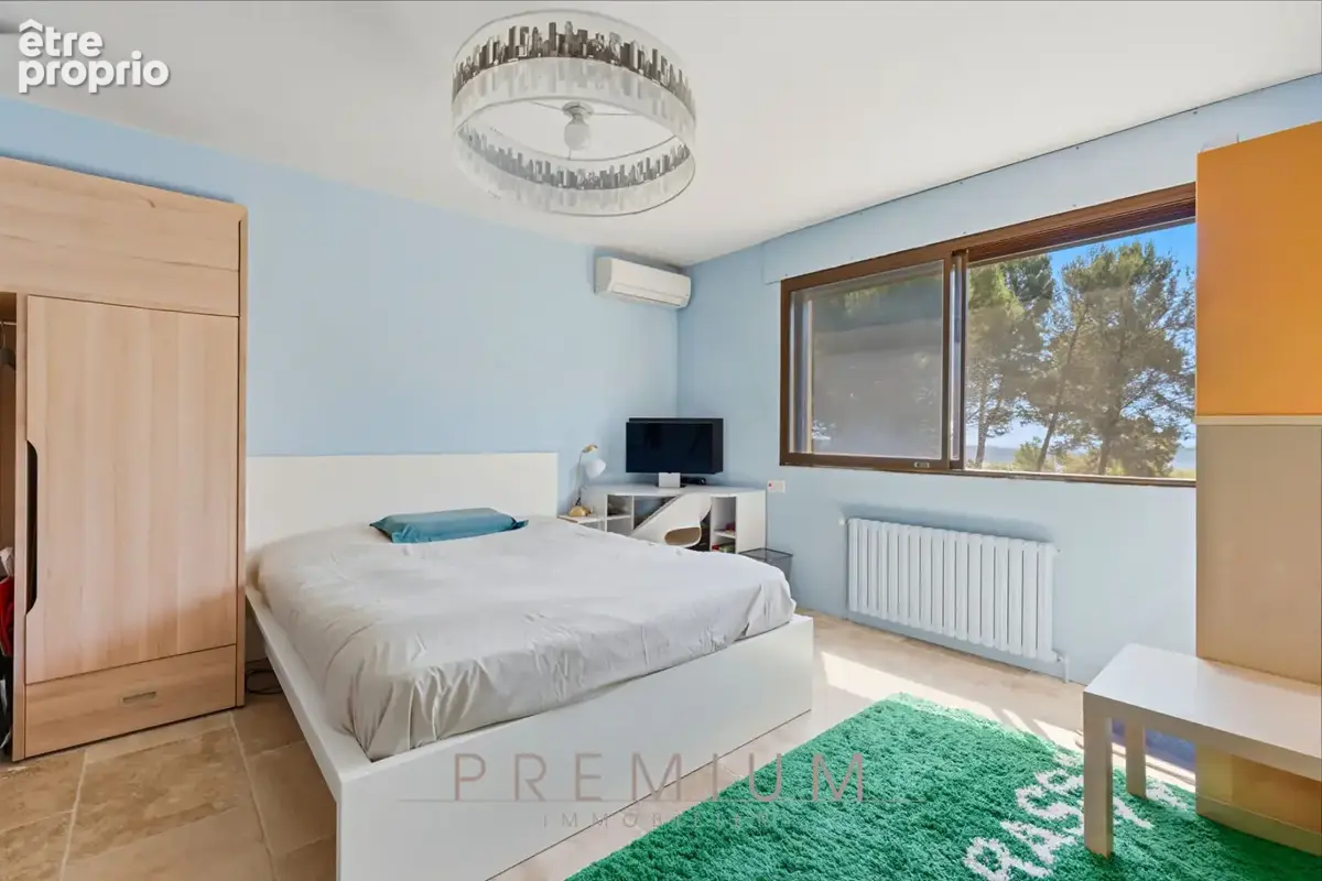 Élégante demeure en pierre avec parc de 6 011 m² et vue panoramique dans un domaine d'exception - photo 10