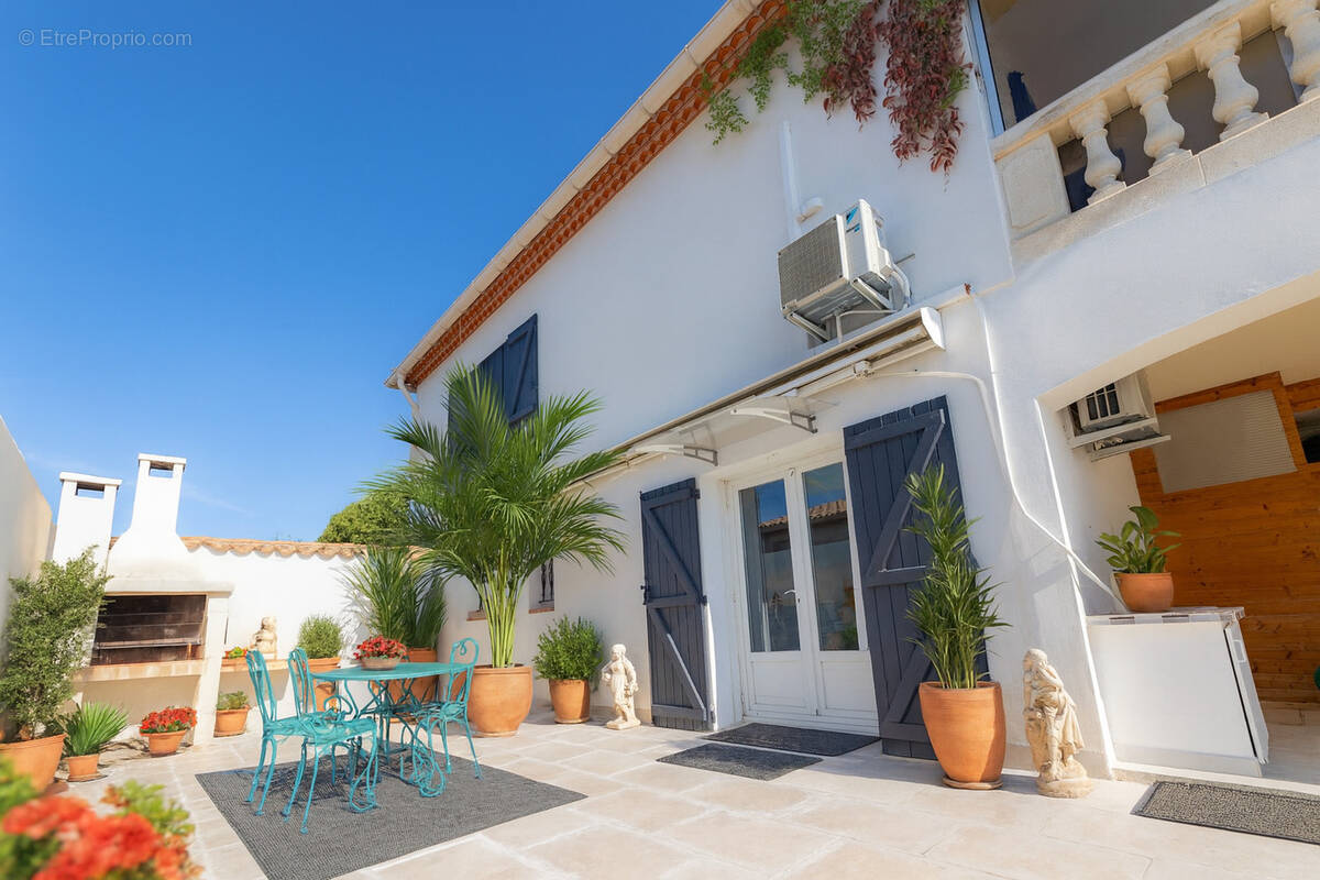 Maison à MAUGUIO