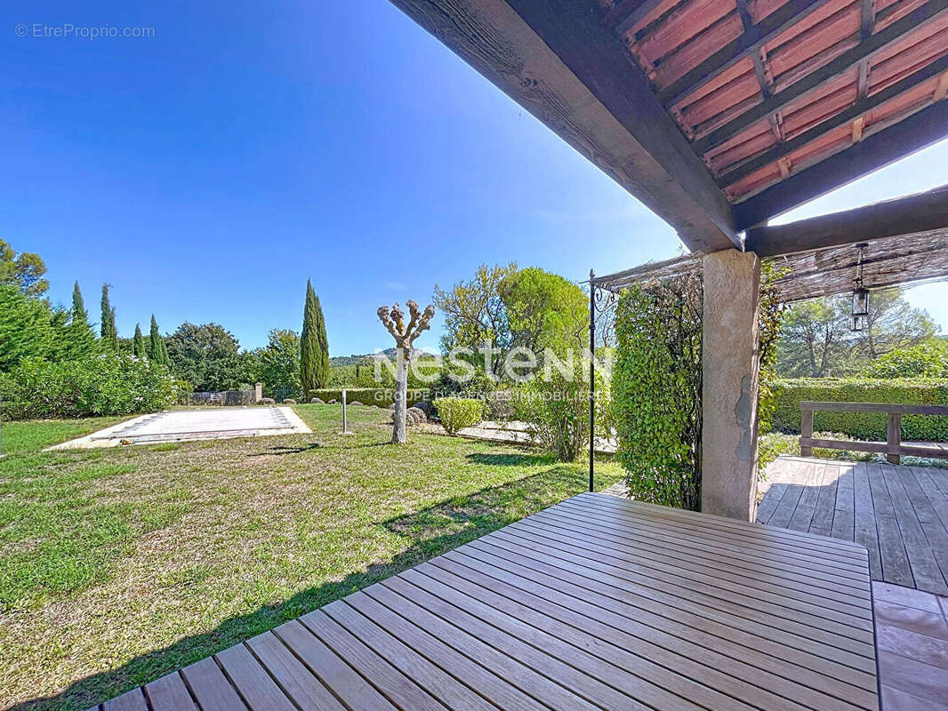 Villa indépendante de plain, 90m2 habitables, 3 chambres, possibilité d'agrandissement, piscine 4x8 et jardin. Vue imprenable ! - photo 3
