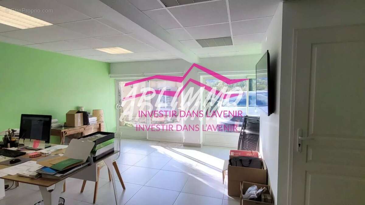 Maison à SAINT-MONTAN