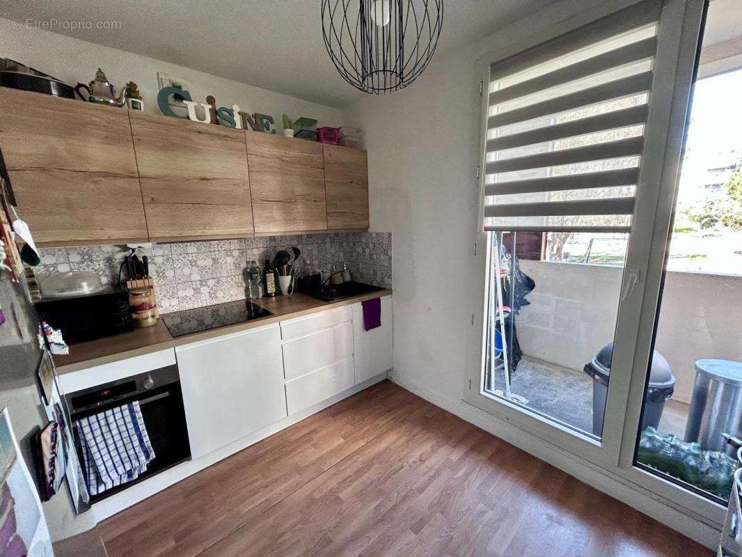 A VENDRE : T3 de 58m² lumineux et traversant - FREJUS - photo 4