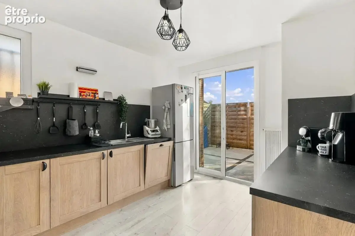 Maison de 8 pièces de 200 m² à Challonges - photo 5