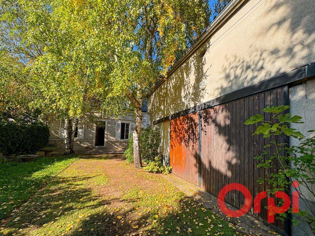 Maison à DUN-SUR-AURON