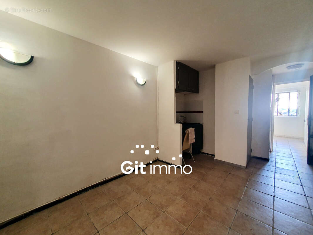 Appartement à MARSEILLE-5E