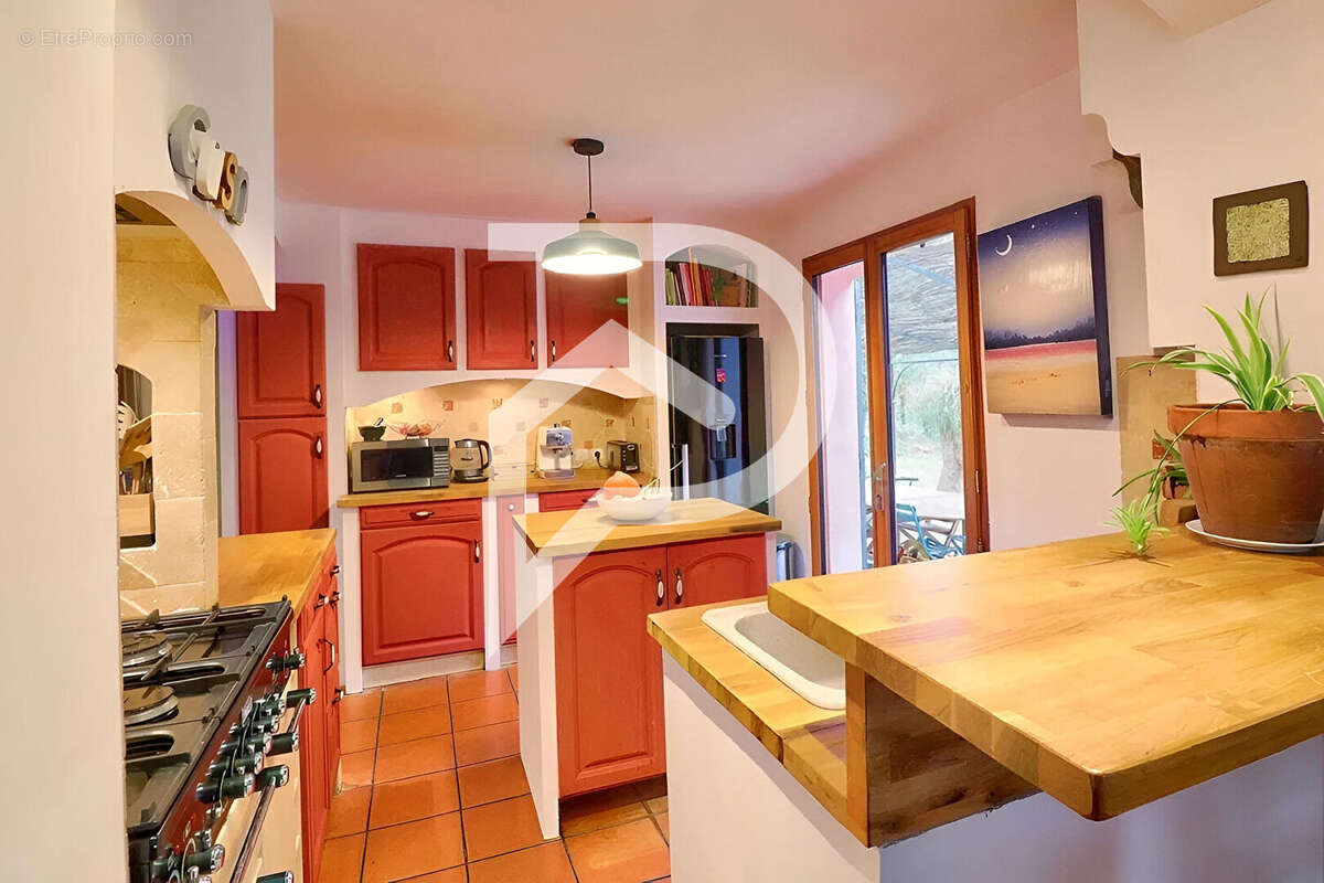 Maison à VINON-SUR-VERDON