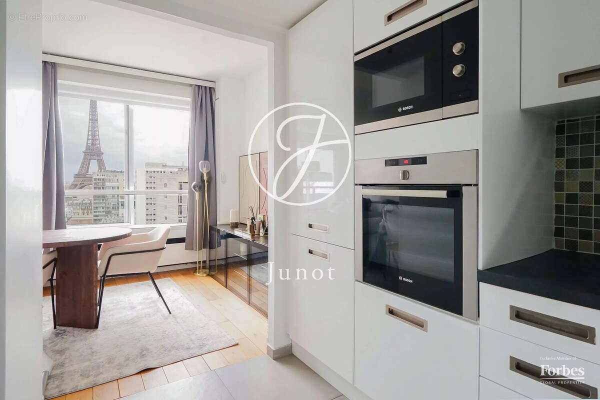 Appartement à PARIS-15E