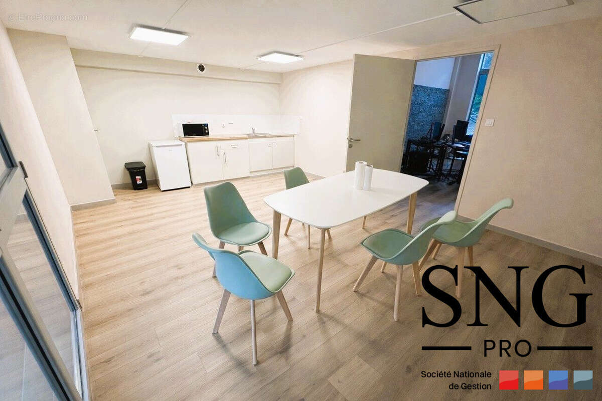 Commerce à VENELLES