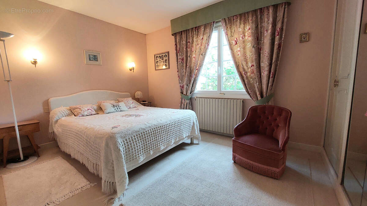 Maison à PONT-SUR-YONNE