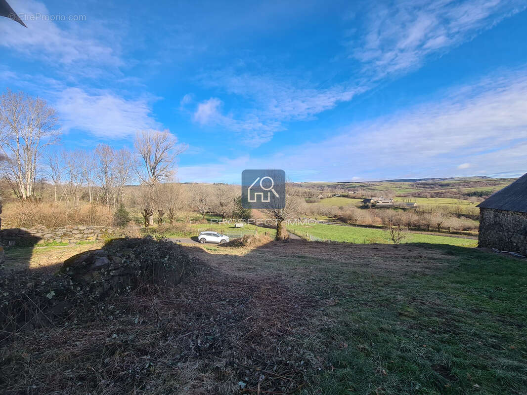 Grange à rénover avec vue sur l'Aubrac - photo 9