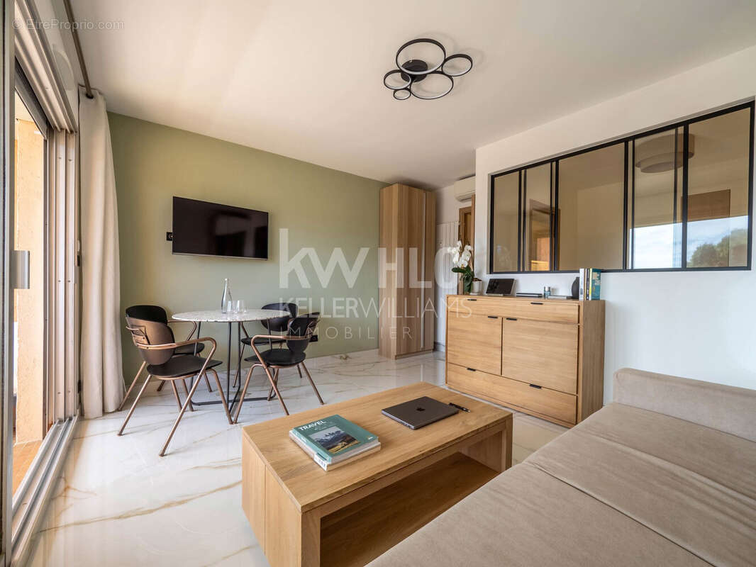 Appartement à VALLAURIS