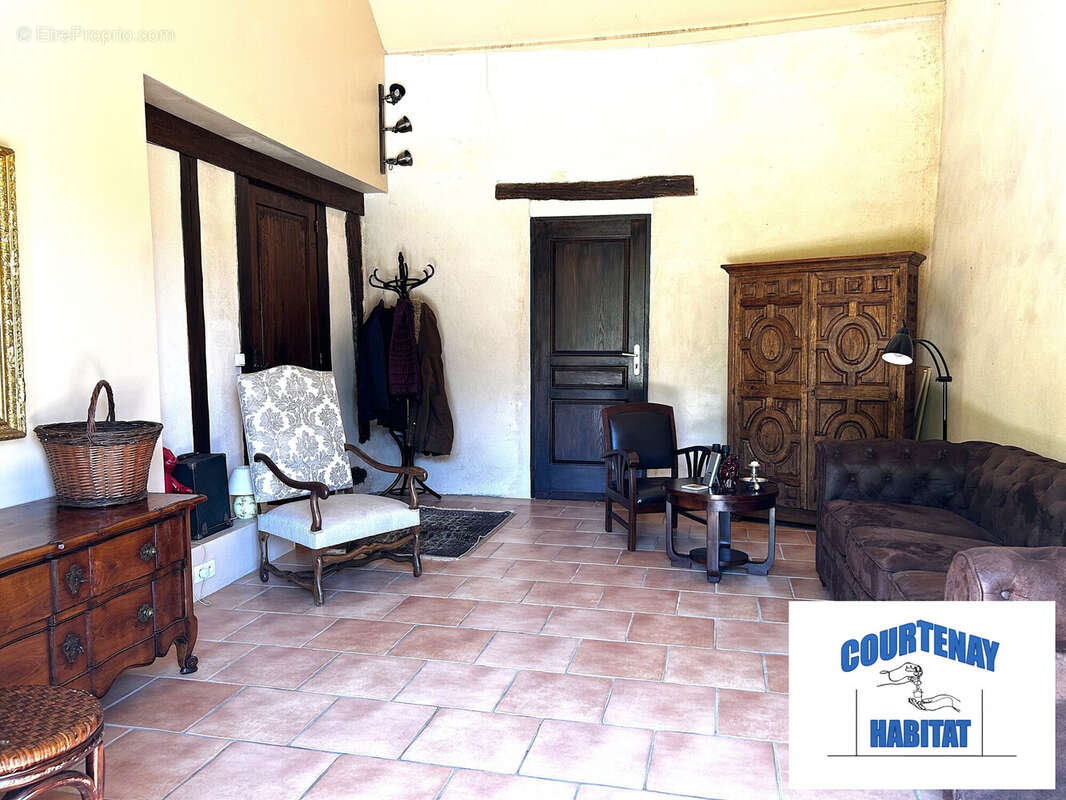 Maison 170 m² à Trigueres  - photo 2