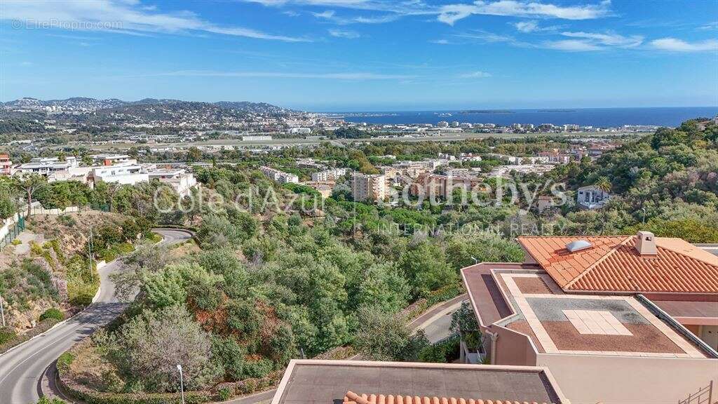 Appartement à MANDELIEU-LA-NAPOULE