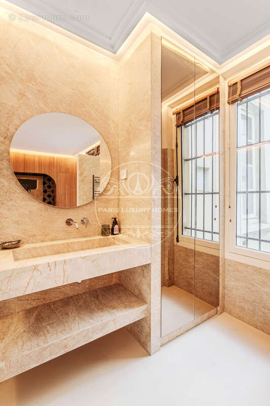 Appartement à PARIS-6E