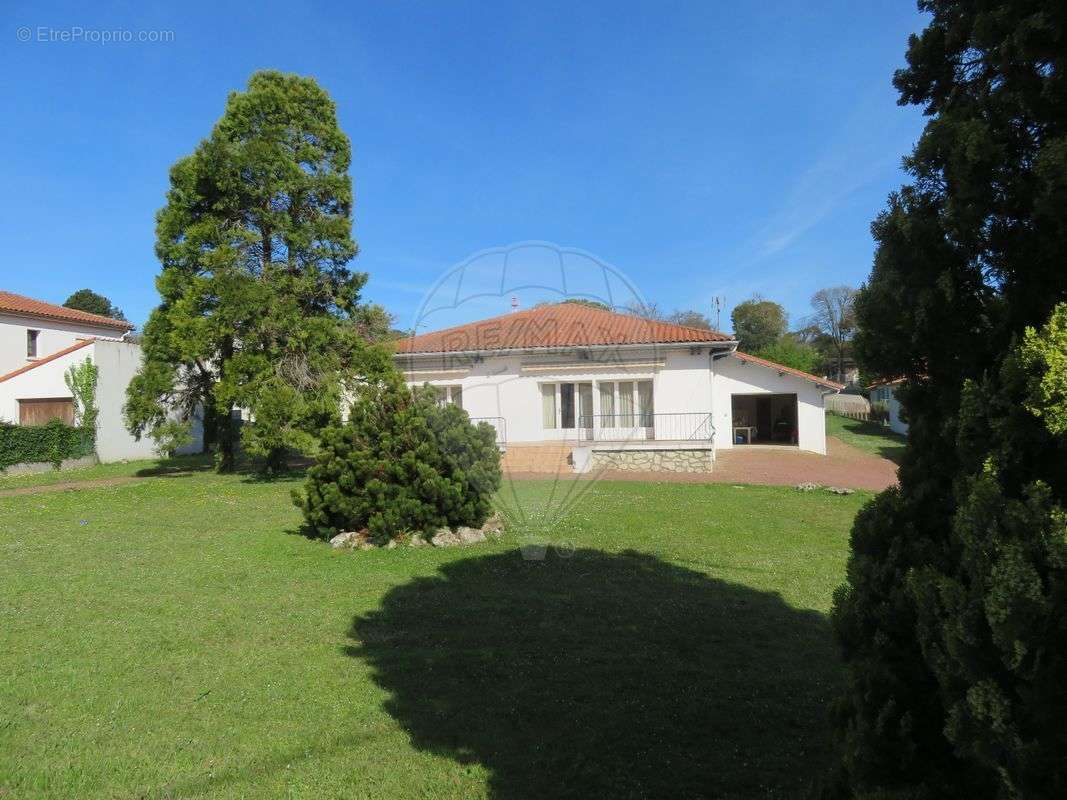Maison à MESCHERS-SUR-GIRONDE