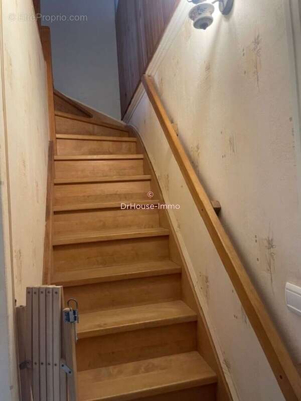 Maison à SAINT-YRIEIX-SUR-CHARENTE