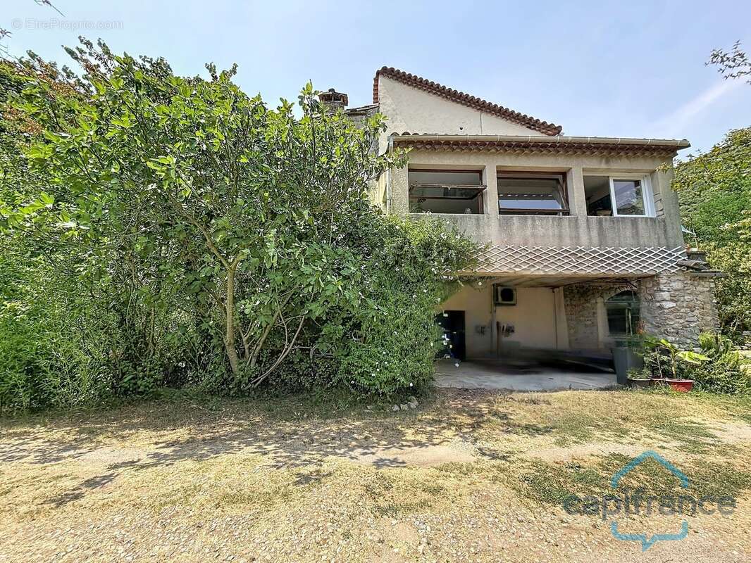 Maison à vendre avec 1 T4 de 80 m2 + 2 T2 de 36 m2 SAINT JEAN DU GARD (30)terrain environ 10719 m2 - photo 3