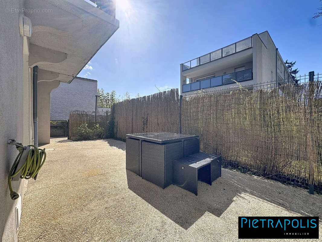 Appartement 38 m² à Ecully  - photo 4