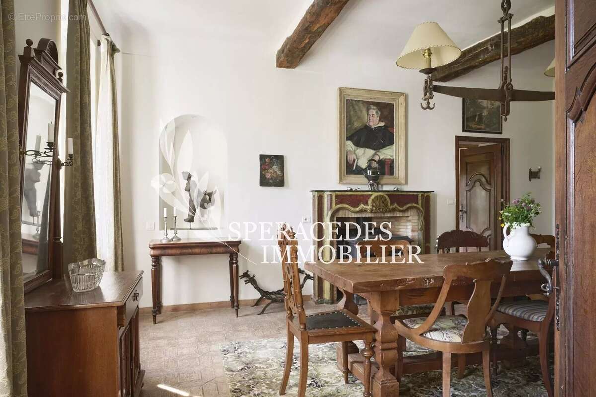 Maison à PEYMEINADE