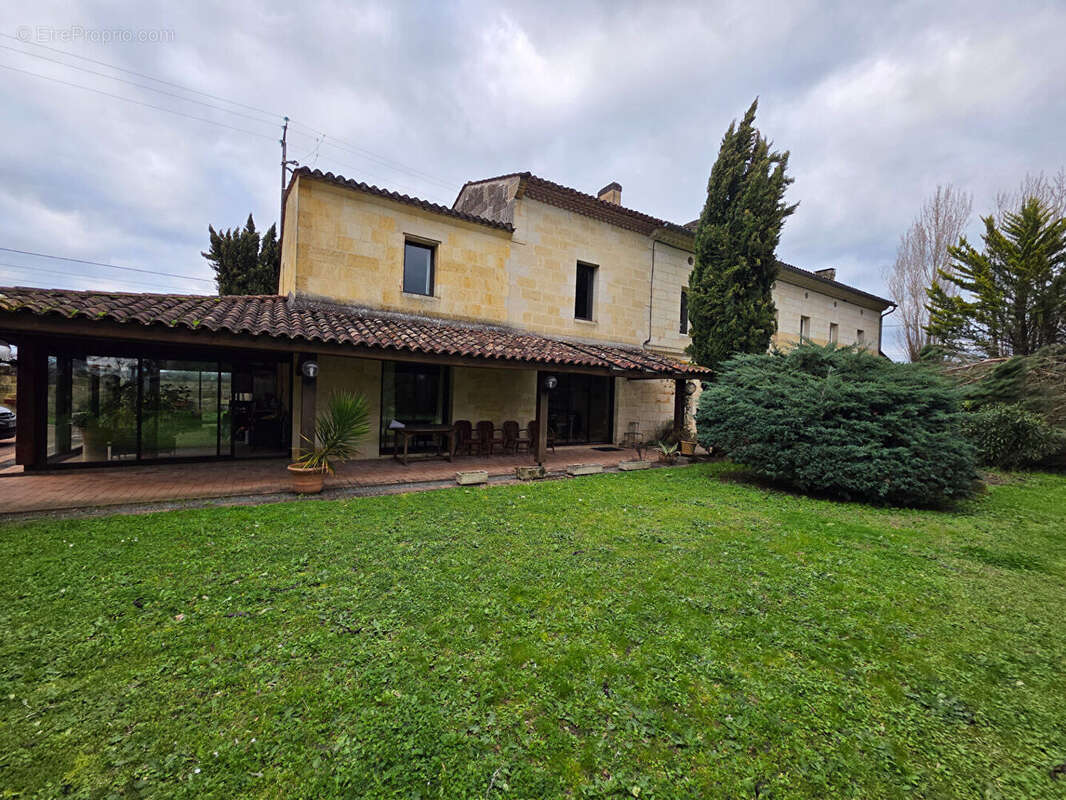 Maison à SAINT-EMILION