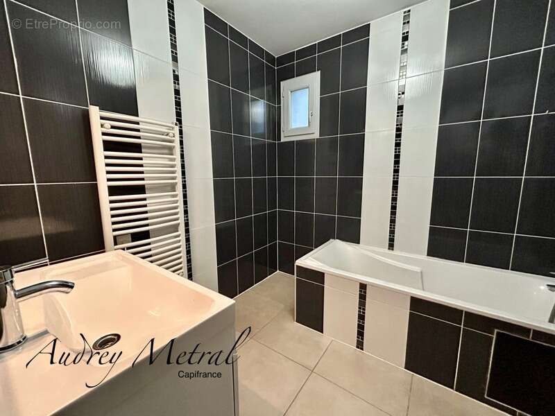 Maison de plain-pied à vendre à CULOZ (01) - photo 9