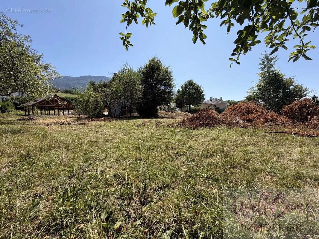 Terrain plat constructible de 953 m² — Libre constructeur — Grésy-sur-Aix - photo 4
