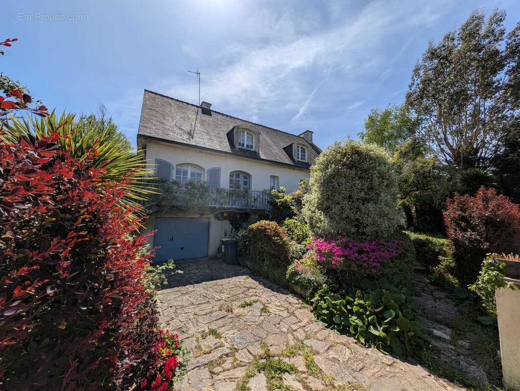 Maison à CLEGUER