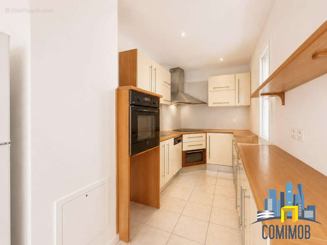 Appartement à COURBEVOIE