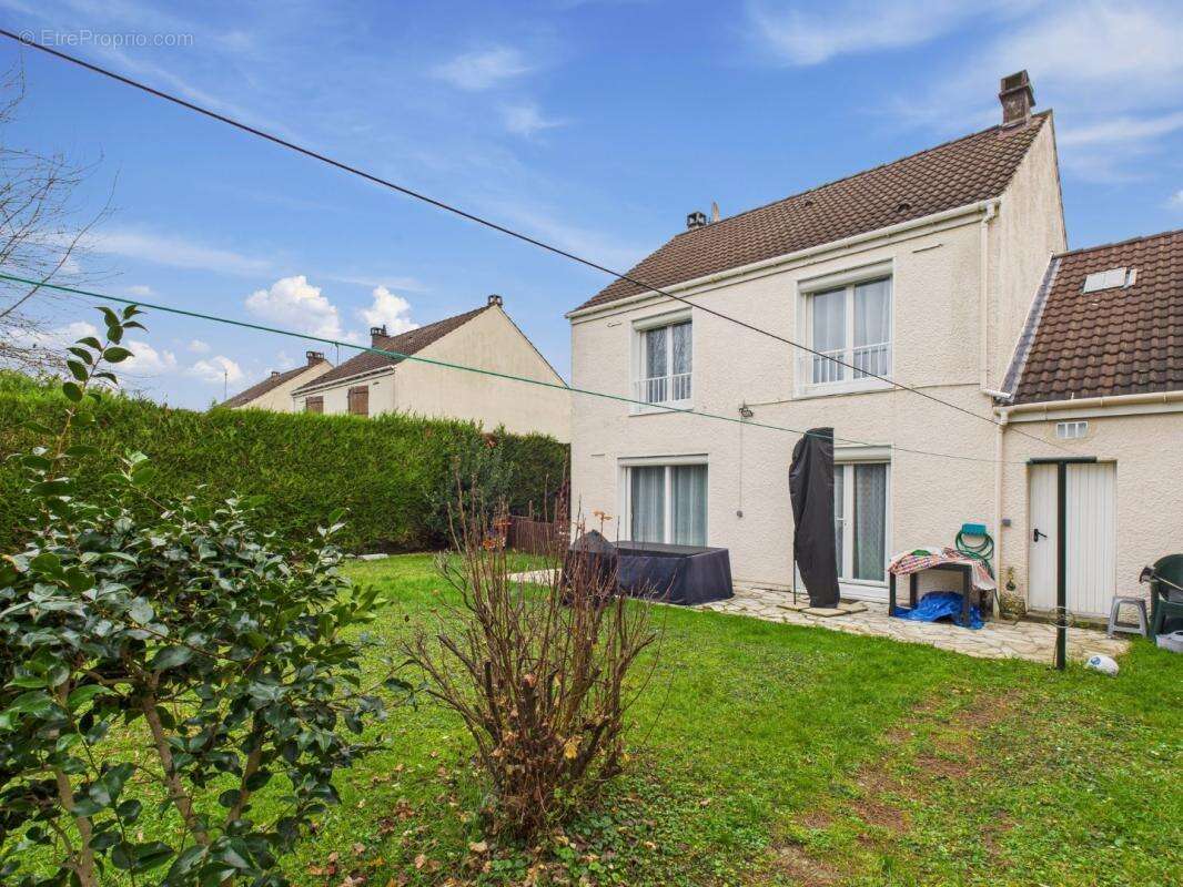 Maison à BRUYERES-SUR-OISE