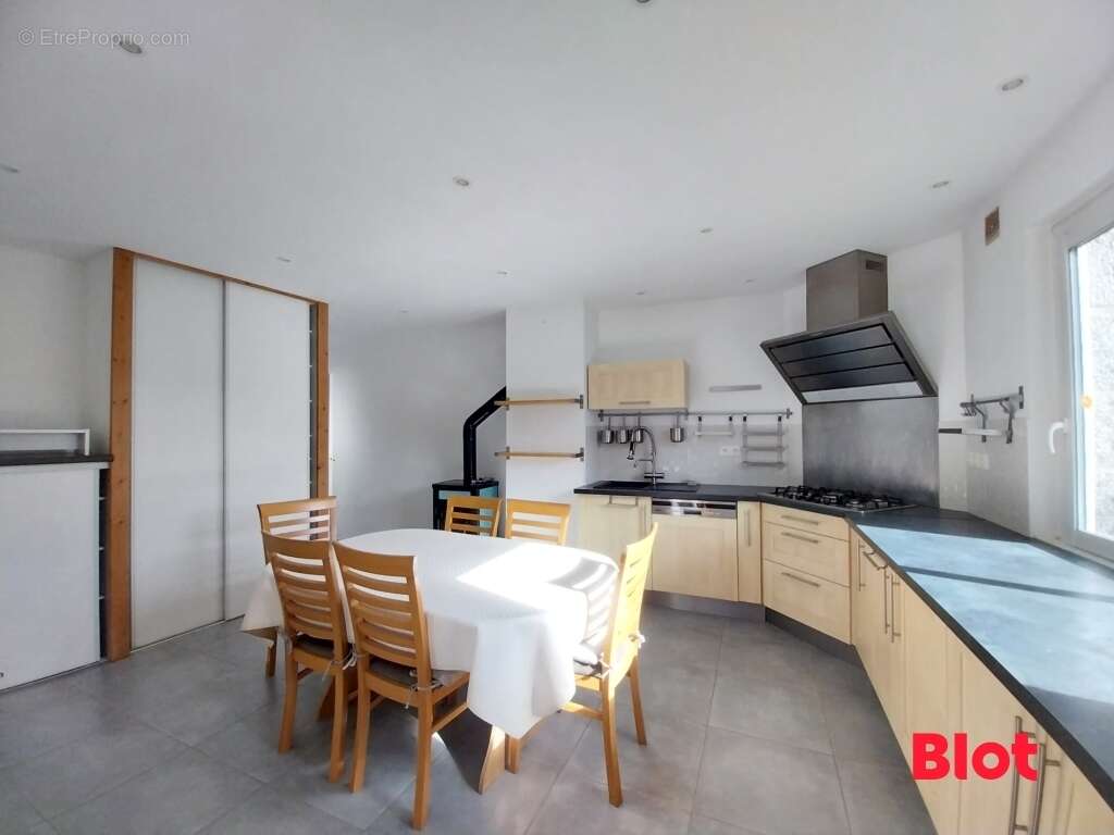 Maison à MINIAC-MORVAN