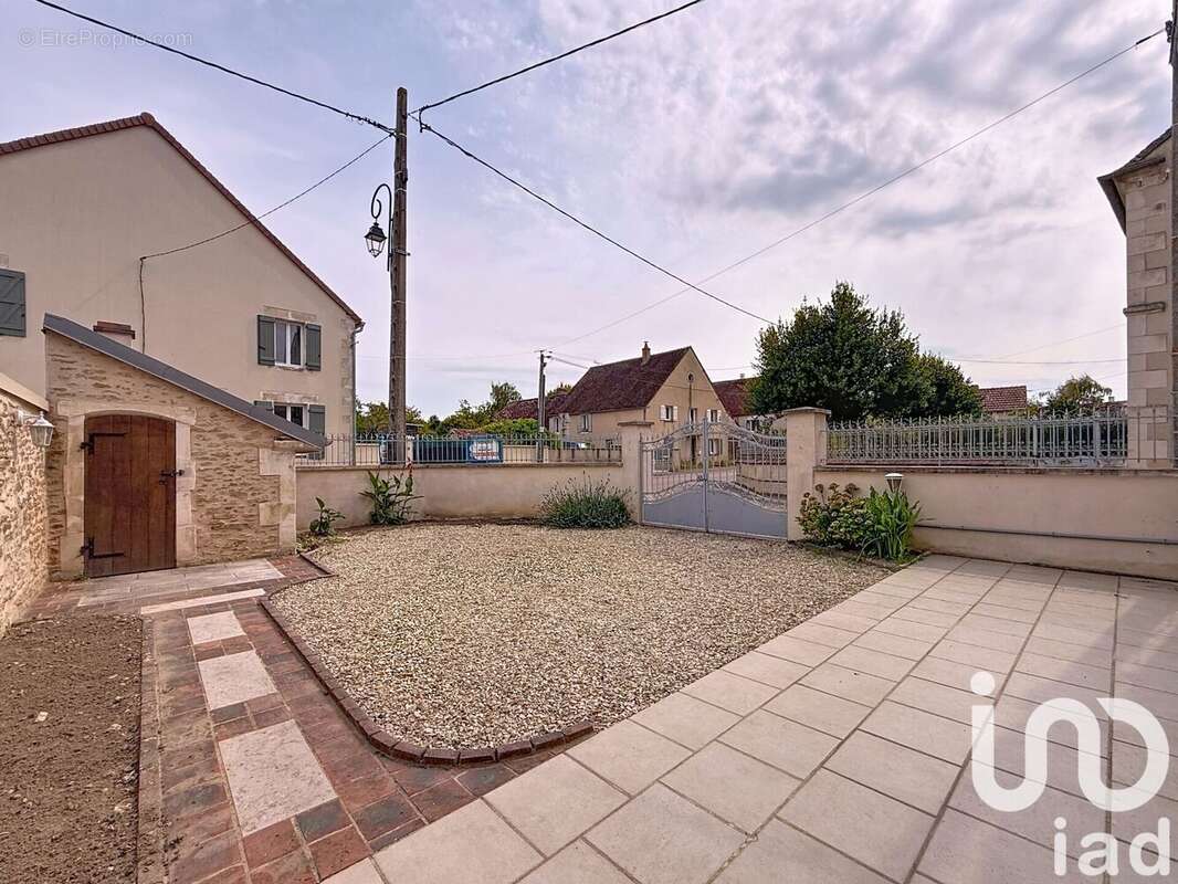 Photo 4 - Maison à CHEVANNES