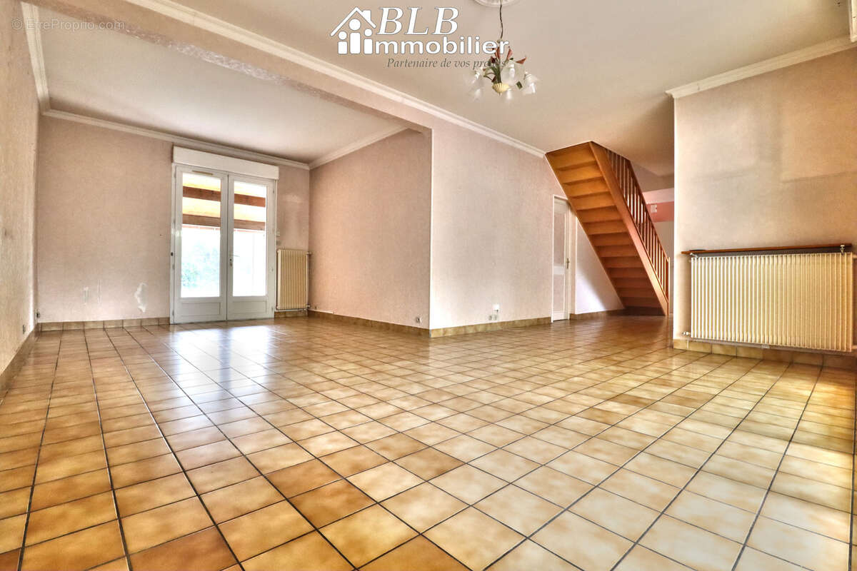 Maison à LE PERRAY-EN-YVELINES