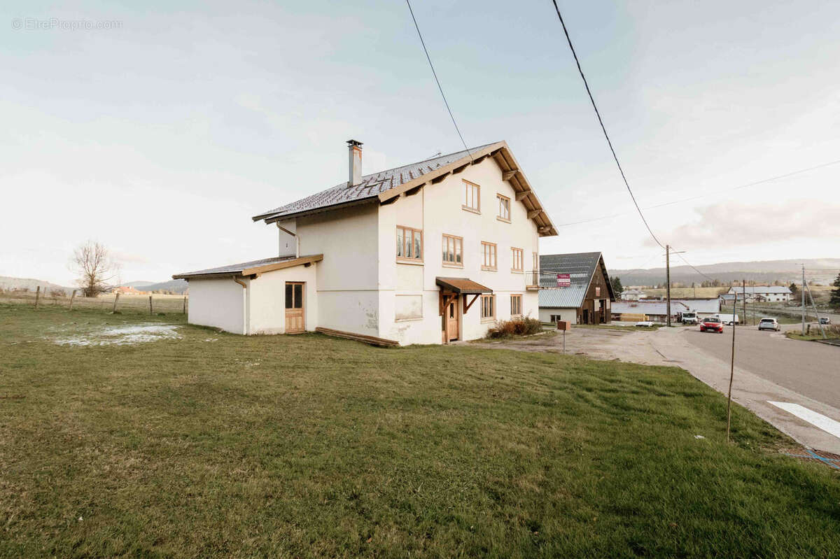 Maison à LA LONGEVILLE