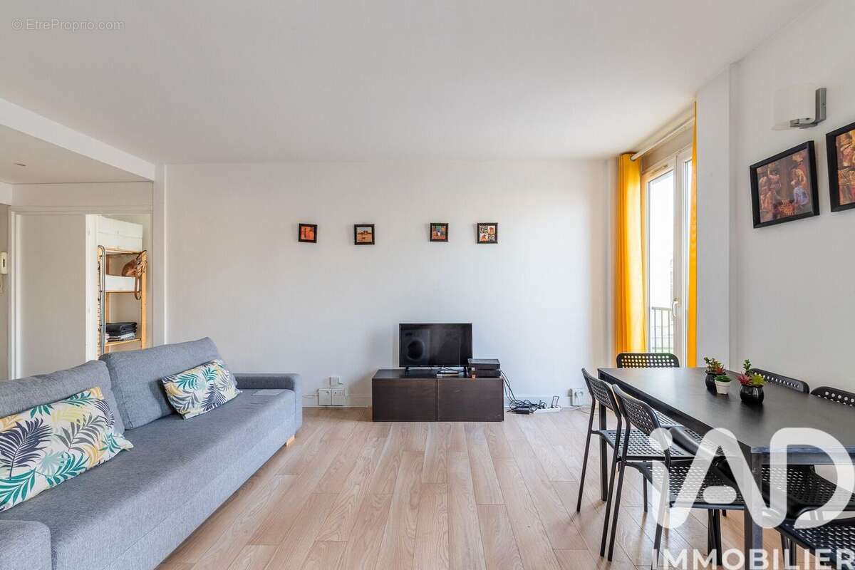 Photo 3 - Appartement à CHOISY-LE-ROI