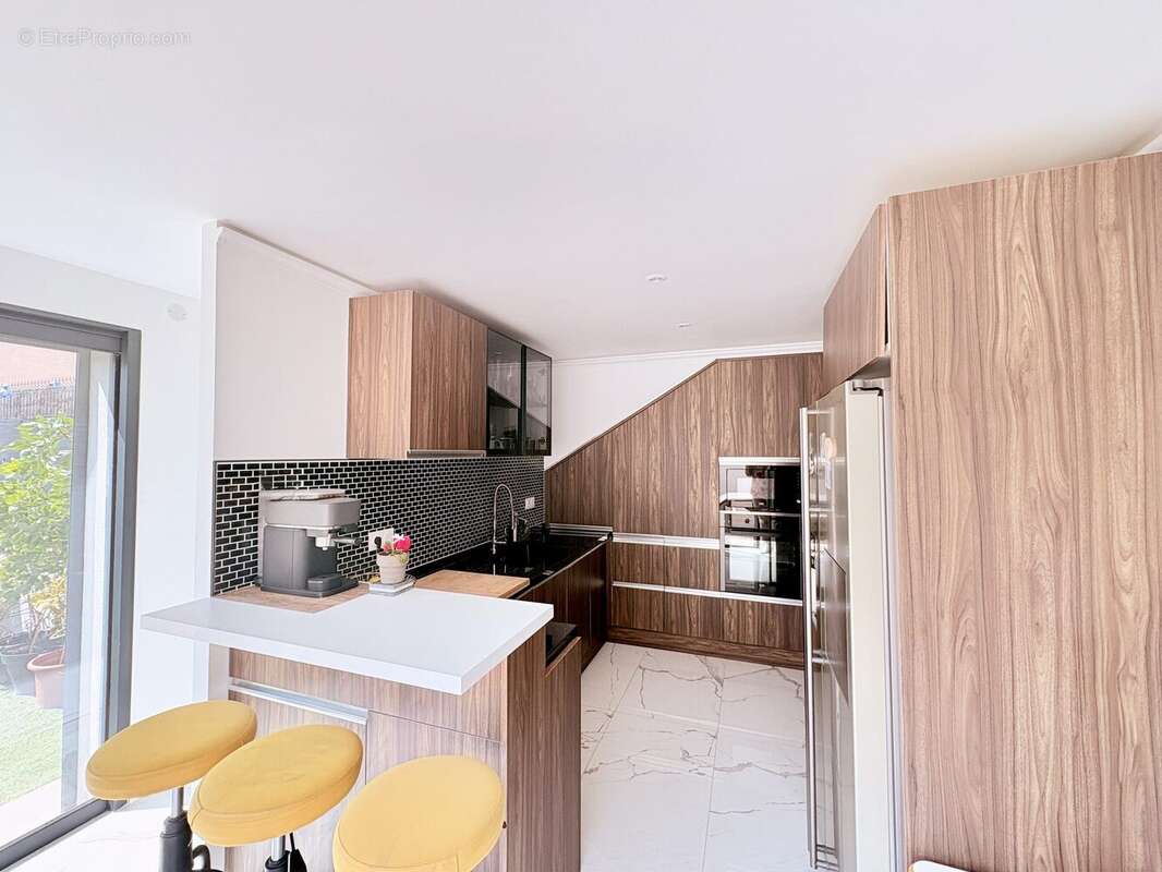 Maison à LE MUY