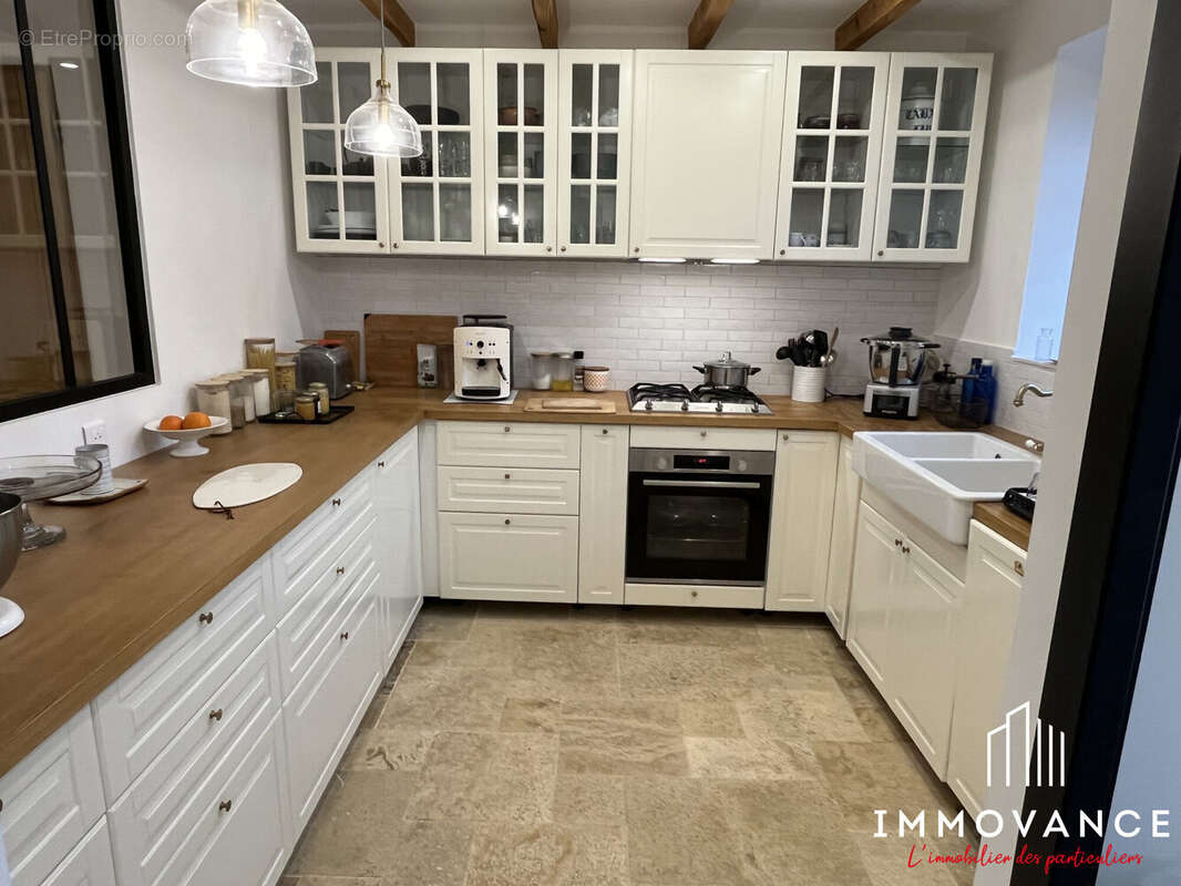 Maison à SAINTE-EULALIE-DE-CERNON