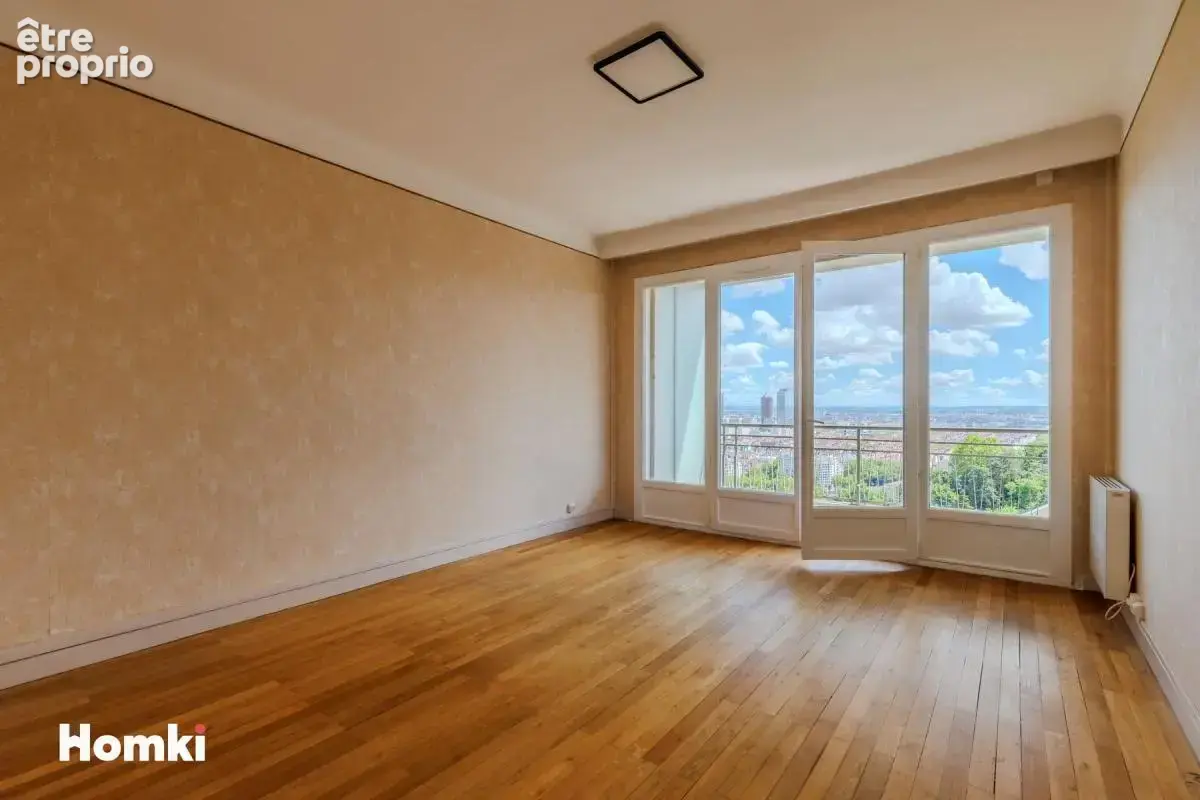 Lyon 4e – Rue Louis Thévenet  Un appartement suspendu entre ciel, lumière et nature - photo 3