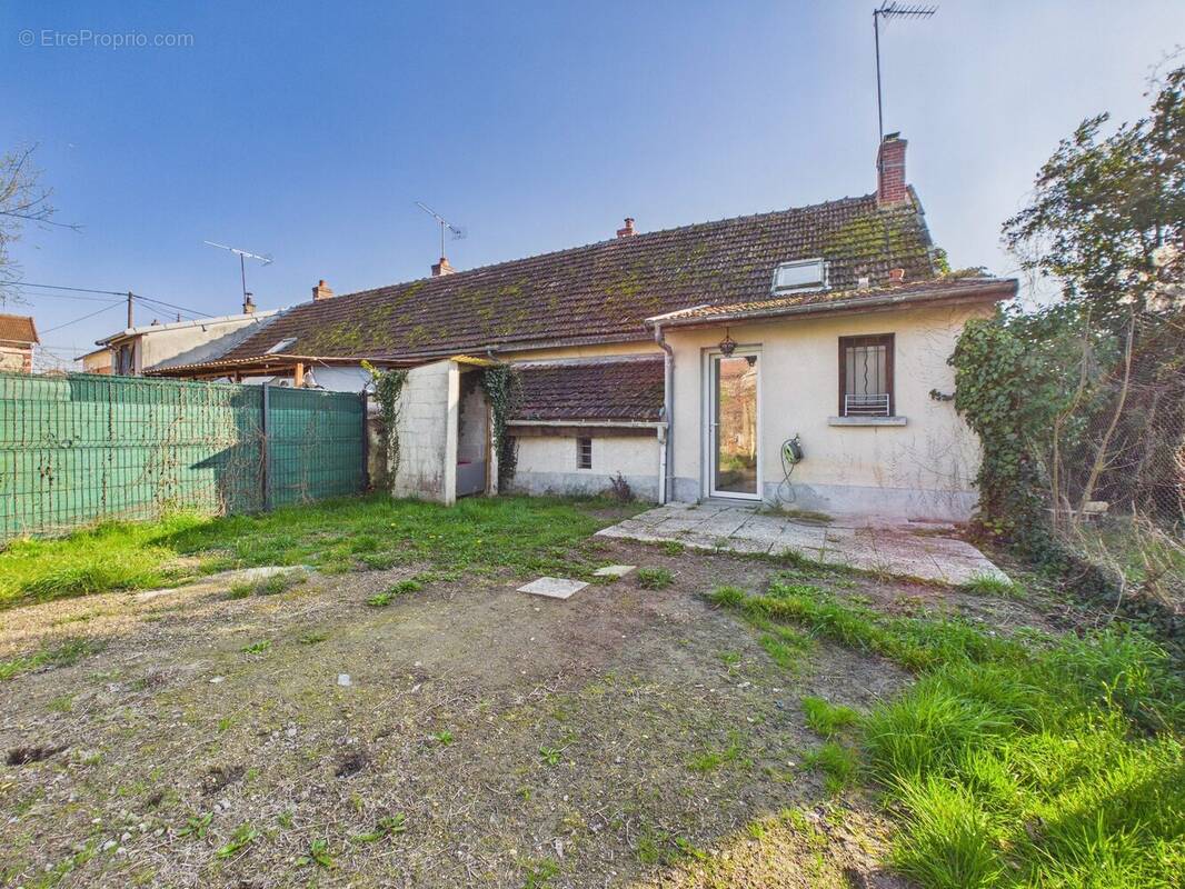 Maison à PARS-LES-ROMILLY