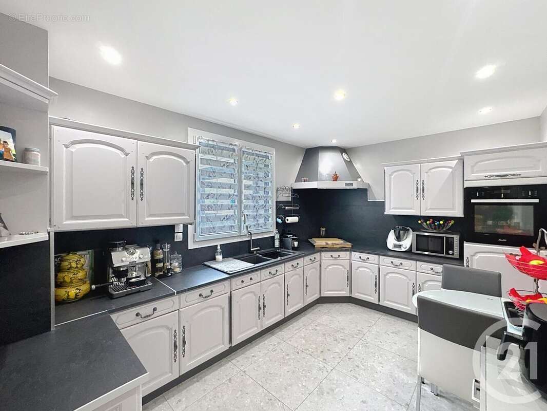 Maison à VAUX-LE-PENIL