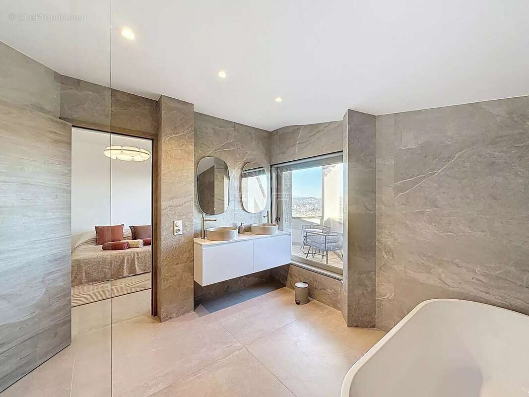 Maison à MANDELIEU-LA-NAPOULE