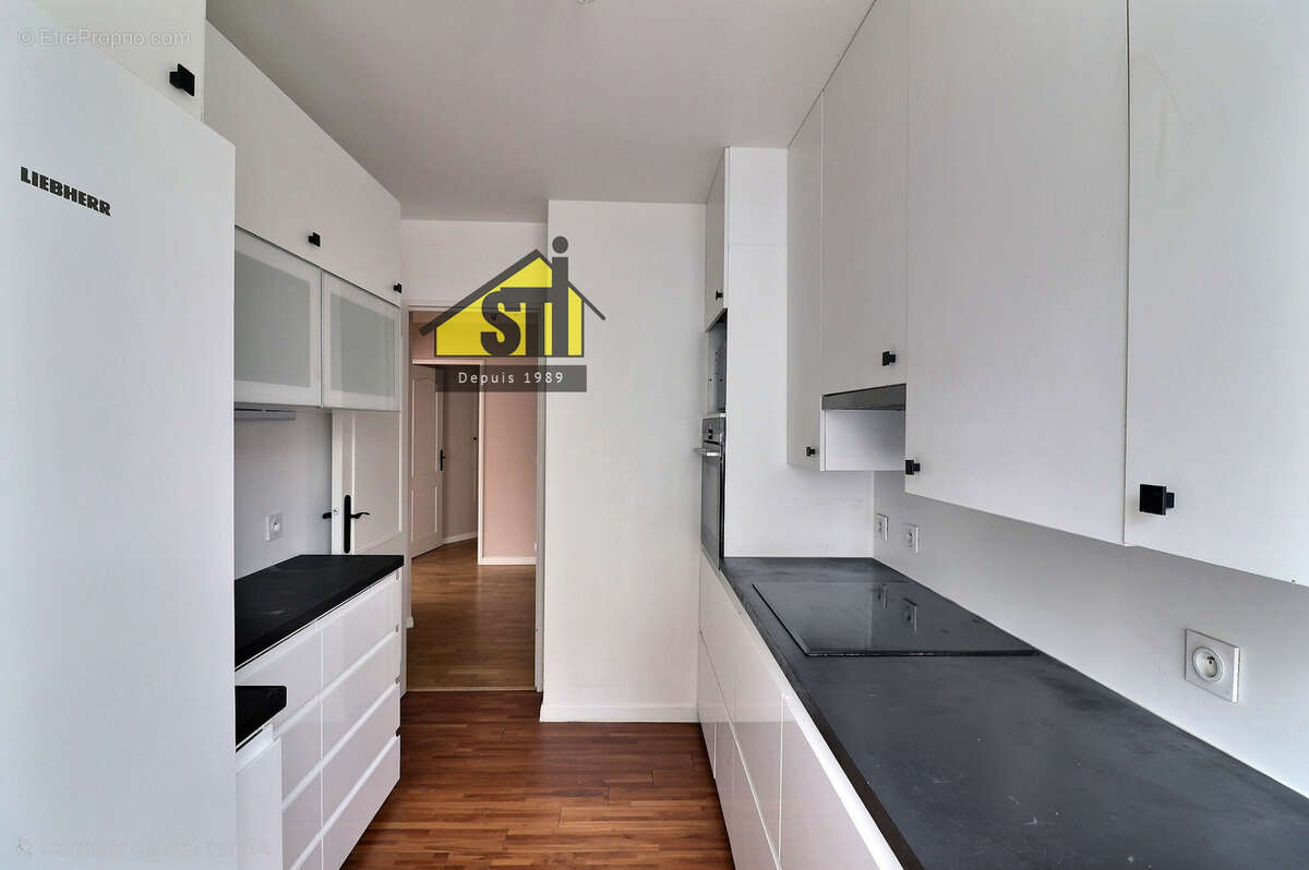 Appartement à PARIS-14E