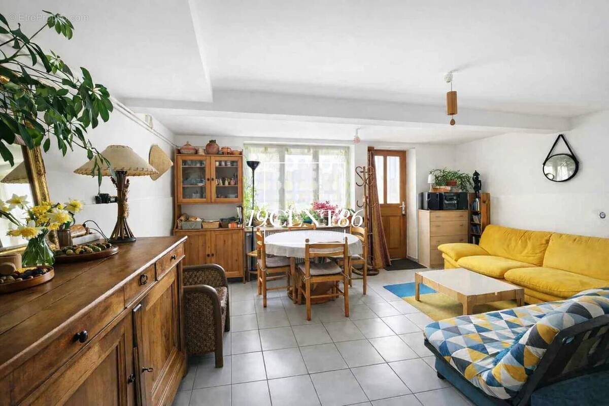 Appartement à FLEURIEU-SUR-SAONE