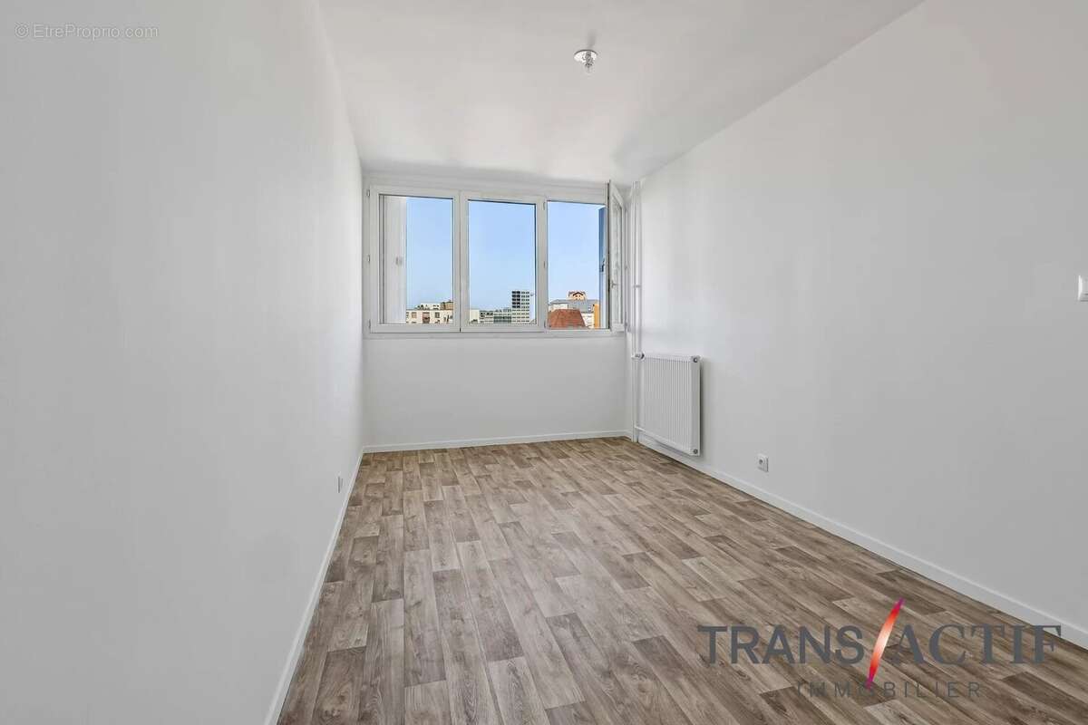 À vendre – Superbe 4 pièces de 77 m² avec balcon, box et cave - photo 6