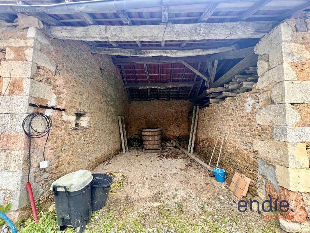 Maison à CHAMPAGNE-SAINT-HILAIRE