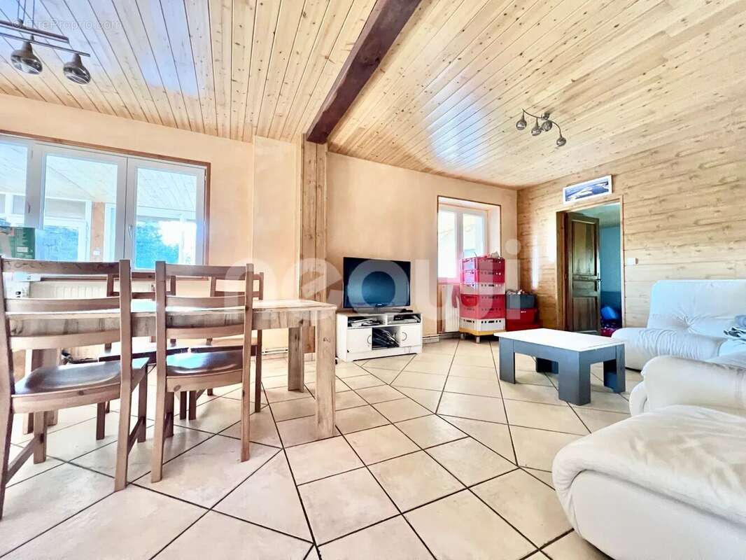 Maison à SAINT-HILAIRE-LA-CROIX