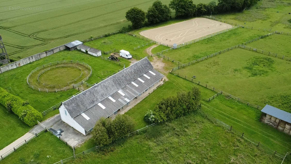 Propriété équestre avec 13 hectares - photo 2
