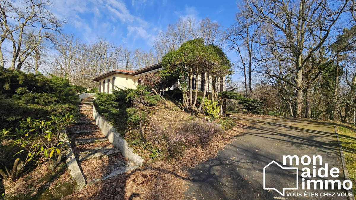 Maison à FARGUES-SAINT-HILAIRE