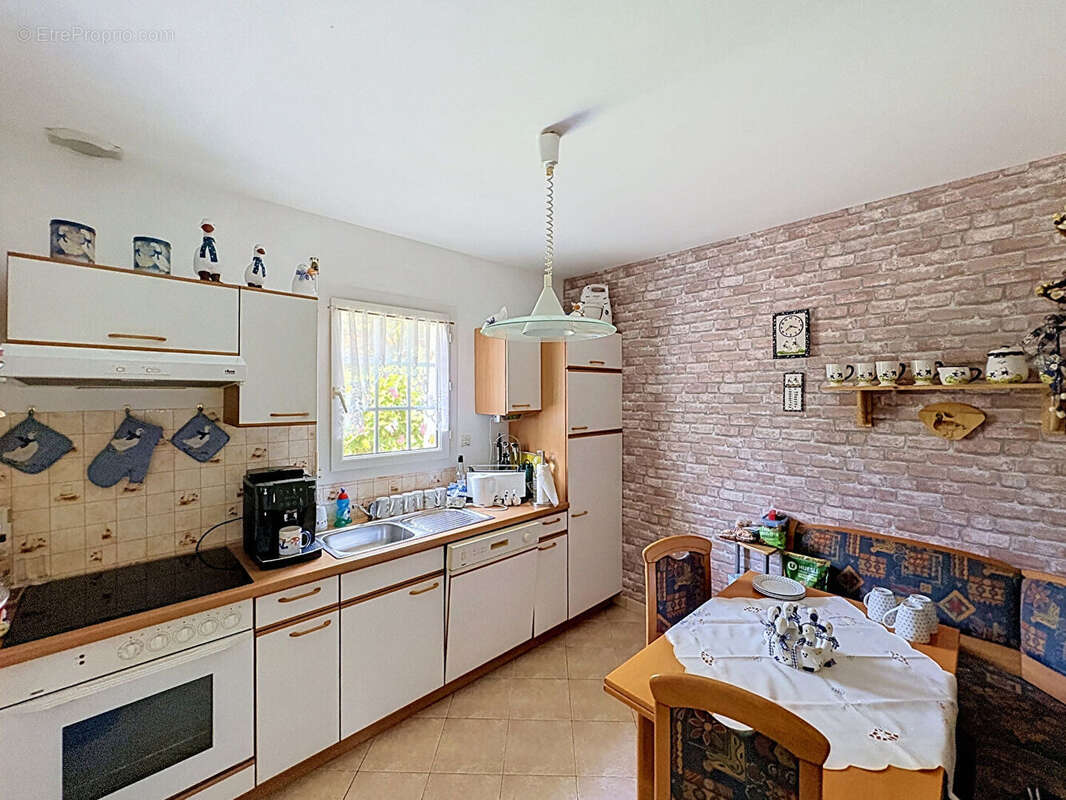 BILLIERS - Maison indépendante avec jardin, garage et aperçu mer - photo 11