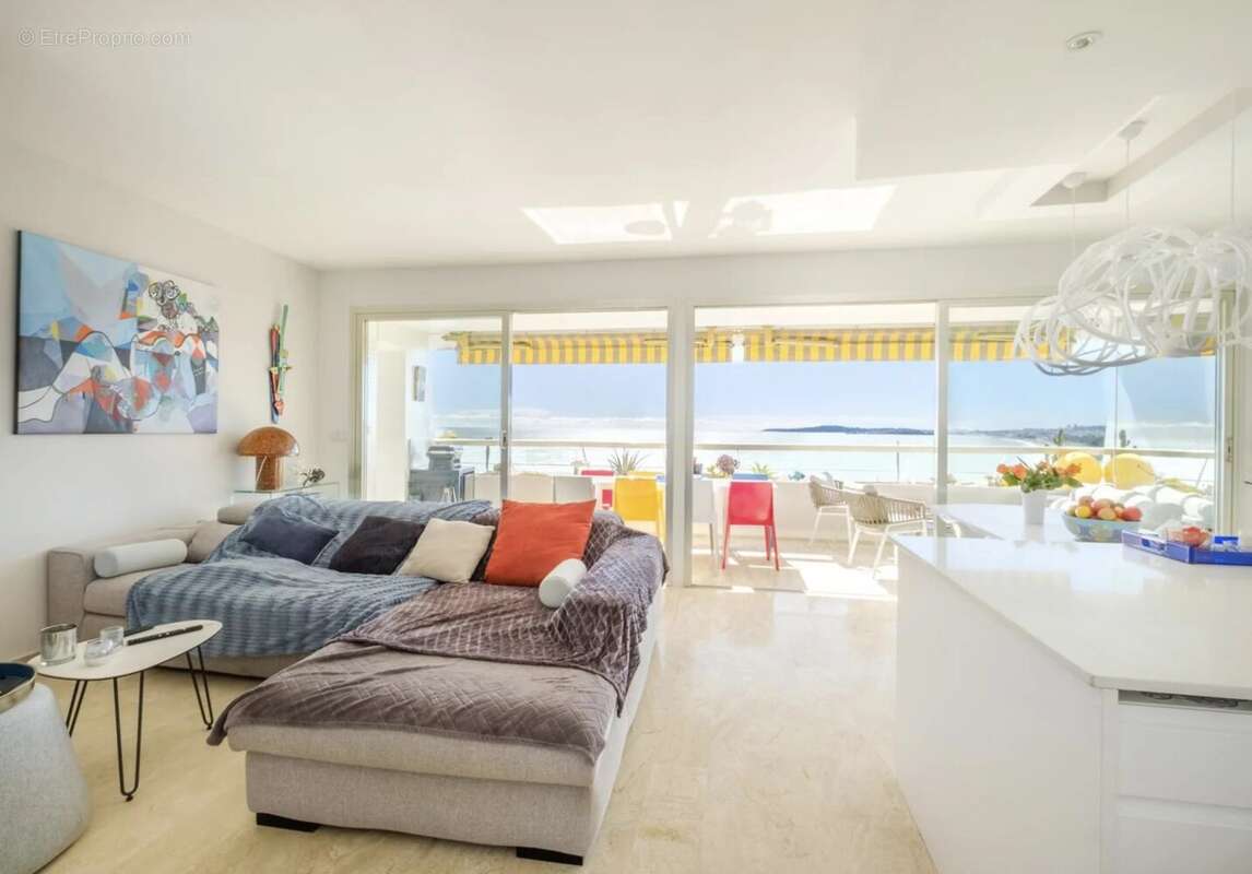 Appartement à VILLENEUVE-LOUBET