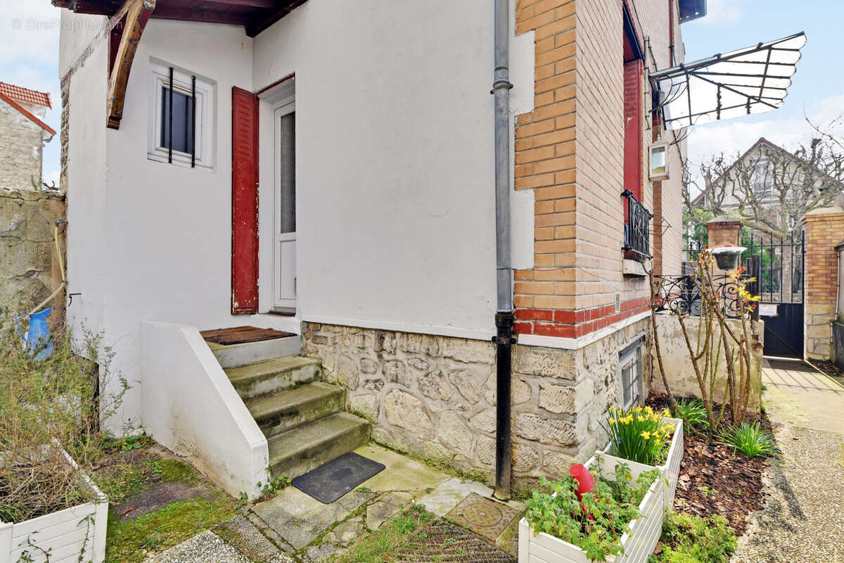 Maison à SAINT-MAUR-DES-FOSSES